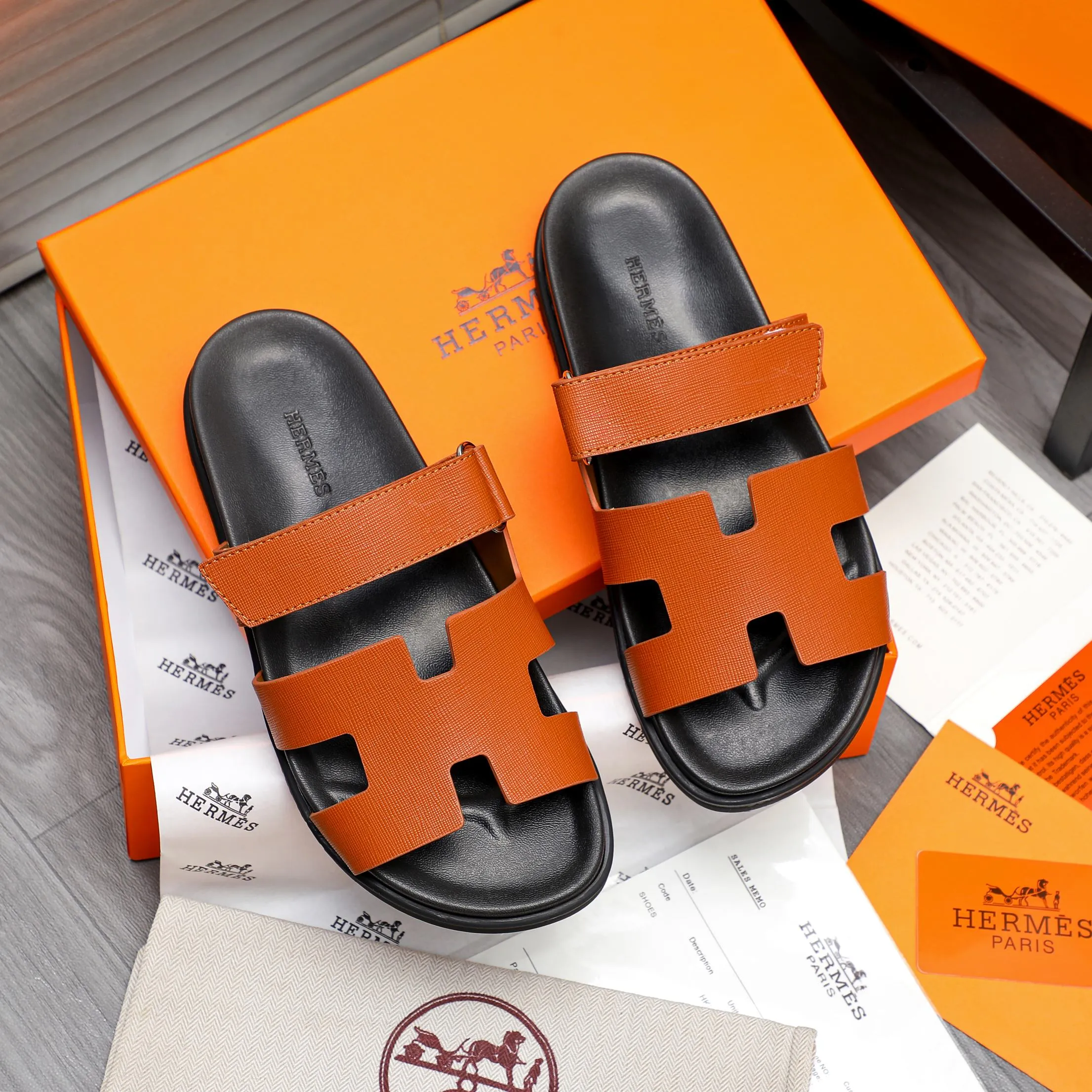 Men's shoes 💰340 Product trademark: Hermes "Hermes" Couple's slippers Regular size: 36-46 Product material: Selected vertical grain cowhide upper, microfiber lining, original outsole